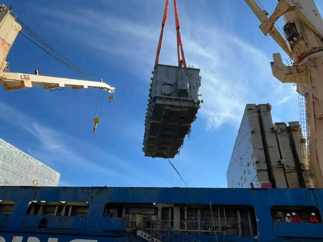 Dua Pesawat Transformer Seberat 128 Ton Berlayar ke Afrika: Mengapa Setiap Pengangkatan Berat Adalah Ujian Keterampilan dan Tanggung Jawab